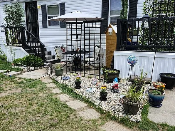 305 Marsh Arbor Trl, Michigan City, IN 46360