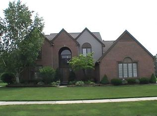 47628 Royal Pointe Dr, Canton, MI 48187