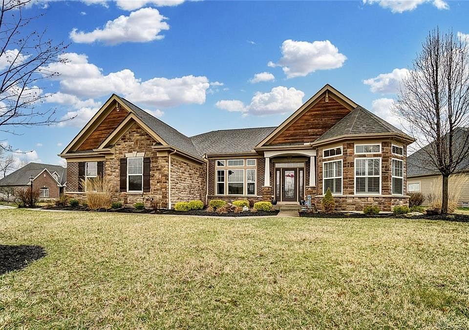 1st image of 165 Winding Creek Dr