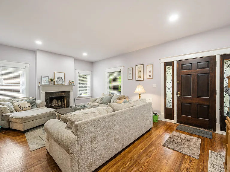 2111 Lowell Ave — Photo 8