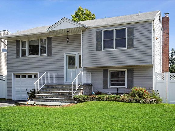 2nd image of 36 Ashwood Ct