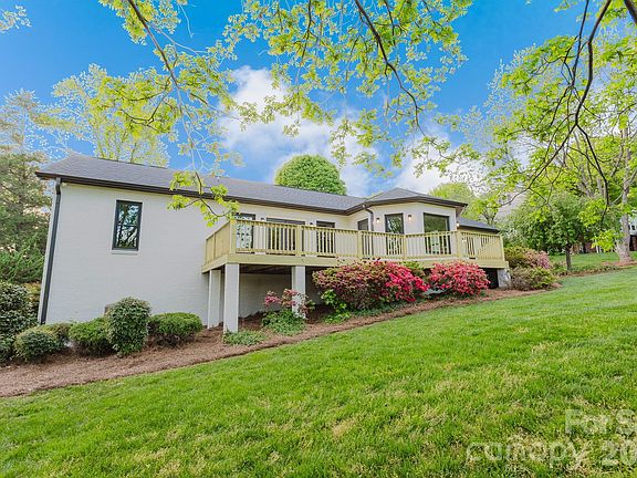 3rd image of 3730 Club House Dr NE