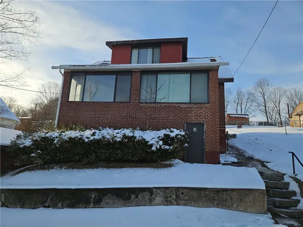 1317 Pitcairn St, Tarentum, PA 15084