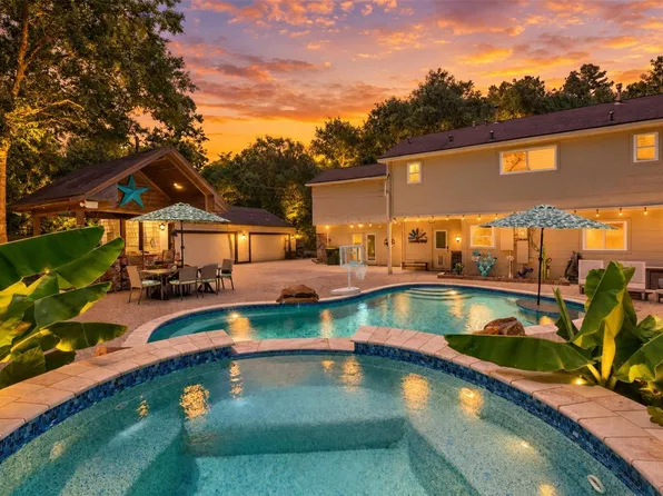109 Riverbrook Dr, Conroe, TX 77385