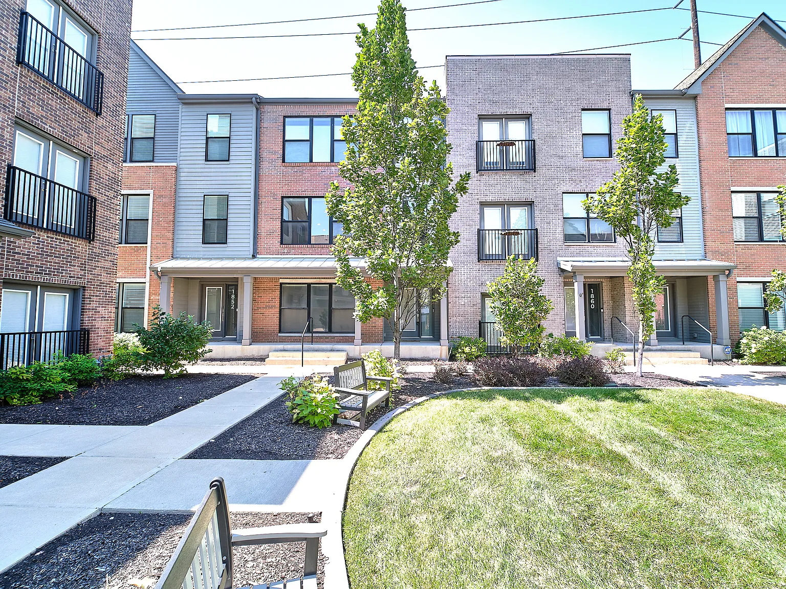 3 bed, 1317 sqft, $3,000 — Photo 2