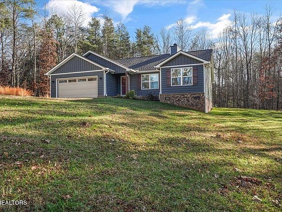 3rd image of 8600 Lakeland Dr