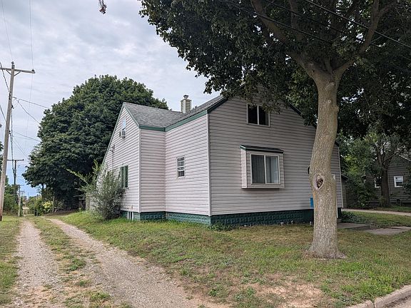 2nd image of 504 Adams St