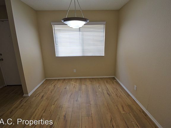4th image of 12142 Oxnard St APT 107