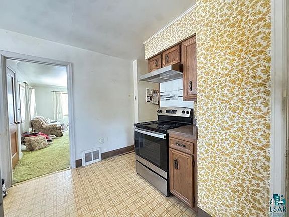 4th image of 2509 Springvale Rd