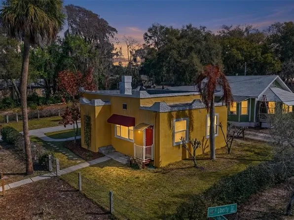 342 S Clayton St, Mount Dora, FL 32757