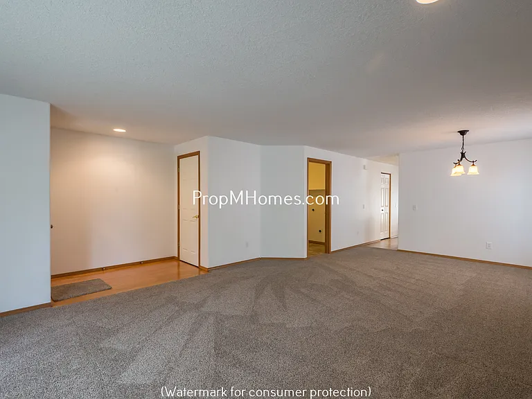 20765 SW Eggert Way — Photo 4