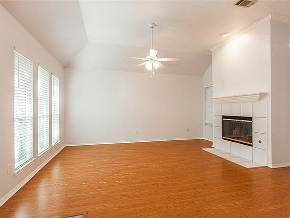 5th image of 723 Indianpaint Dr
