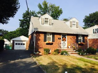 70 Lexington Ave, Rochelle Park, NJ 07662