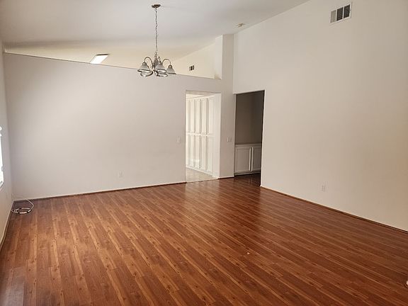 4th image of 27547 Sierra Madre Dr