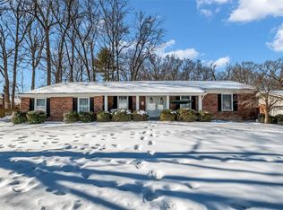 242 Ranchmoor Trl, Ballwin, MO 63011