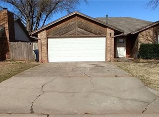 10417 Glascow Dr, Yukon, OK 73099