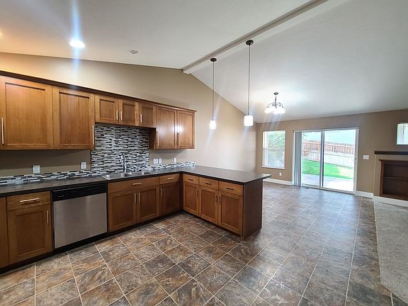 4th image of 9820 E Knox Ave #9820