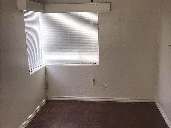 3rd image of 1808 N Forgeus Ave