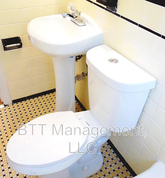 8210 Greenwood Ave #1 — Photo 28
