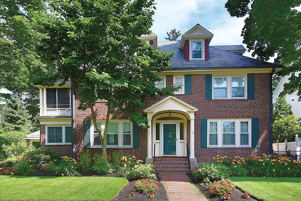 5 bed, 3.0 bath, 2590 sqft, $7,500 — Photo 1