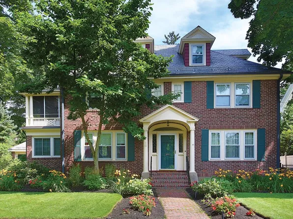 16 Ballard St, Newton, MA 02459