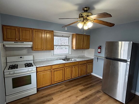 Kitchen updated 2 weeks ago