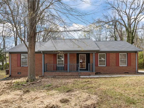 3805 Broadacres Dr, Greensboro, NC 27407