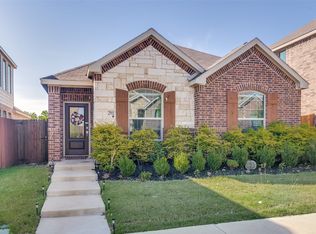 2911 S Griffin Ln, Forney, TX 75126
