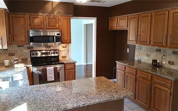 2nd image of 1503 Bradford Pl