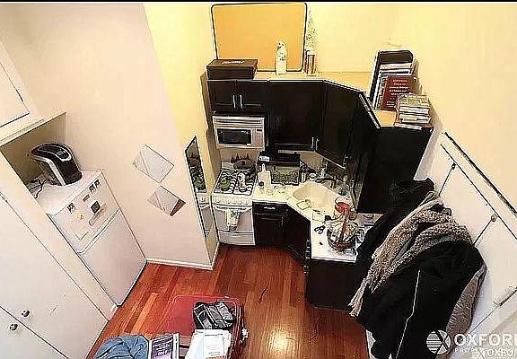 3rd image of 73 W 71st St #5C1