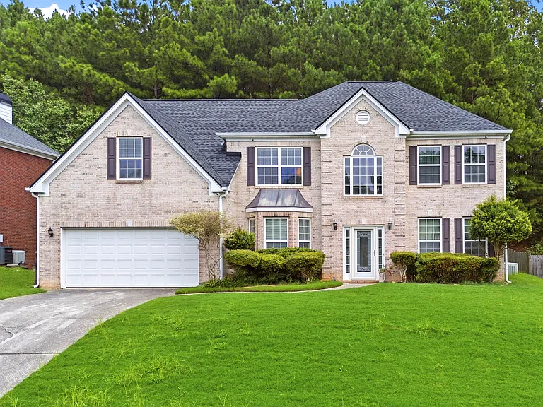 3032 Mockingbird Ln — Photo 1