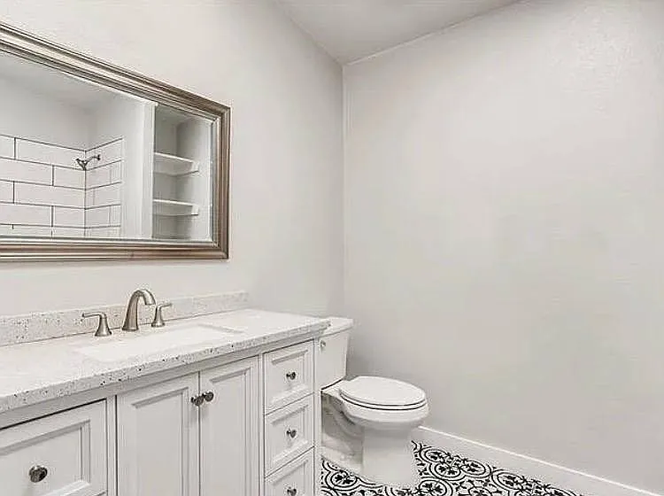 1269 Mobile St — Photo 8