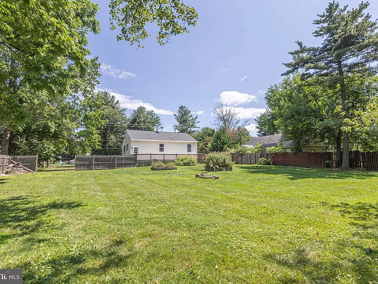 125 Richardson Rd — Photo 40