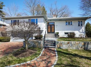 1025 W Roxbury Pkwy, Brookline, MA 02467