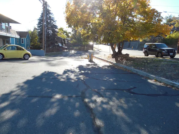 Azalea View Apartments, 124 N 2nd St #9b8a341d3, Klamath Falls, OR 97601