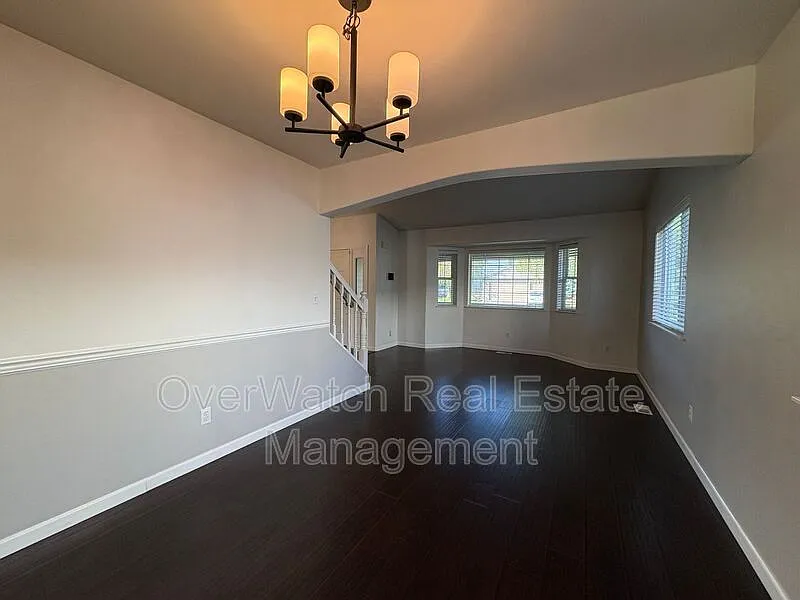 4 bed, 2.5 bath, 2073 sqft, $3,700 — Photo 3