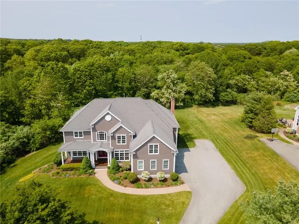 11 Passage, Barrington, RI 02806