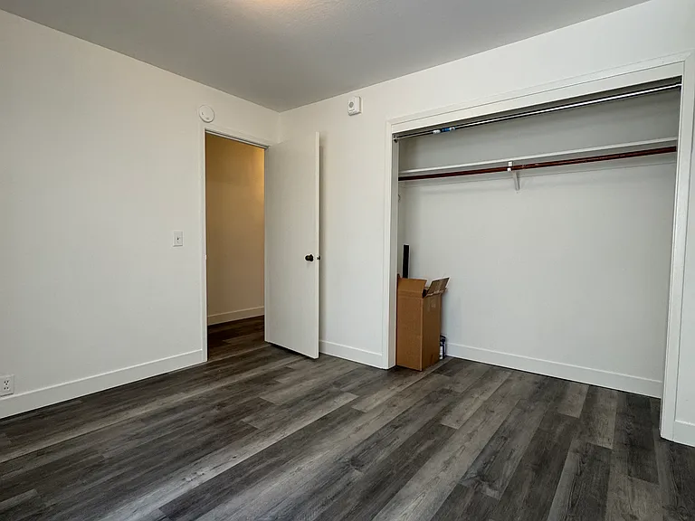 2541 Folsom St #4 — Photo 8