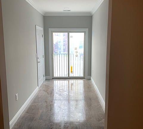 4th image of 98 Laidlaw Ave Floor 2