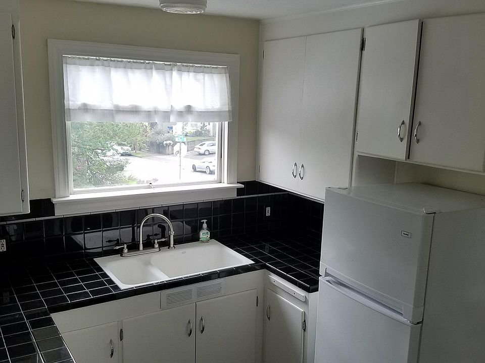 2nd image of 3110 SE 50th Ave APT A