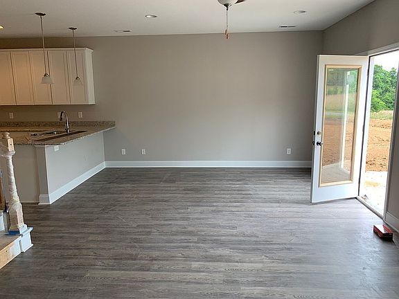 4th image of 6724 Padgett Hill Ln