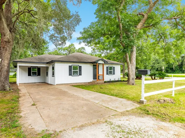207 Stockman St, Sweeny, TX 77480
