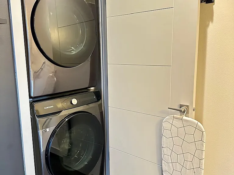 Dual laundry and dryer on 3rd floor