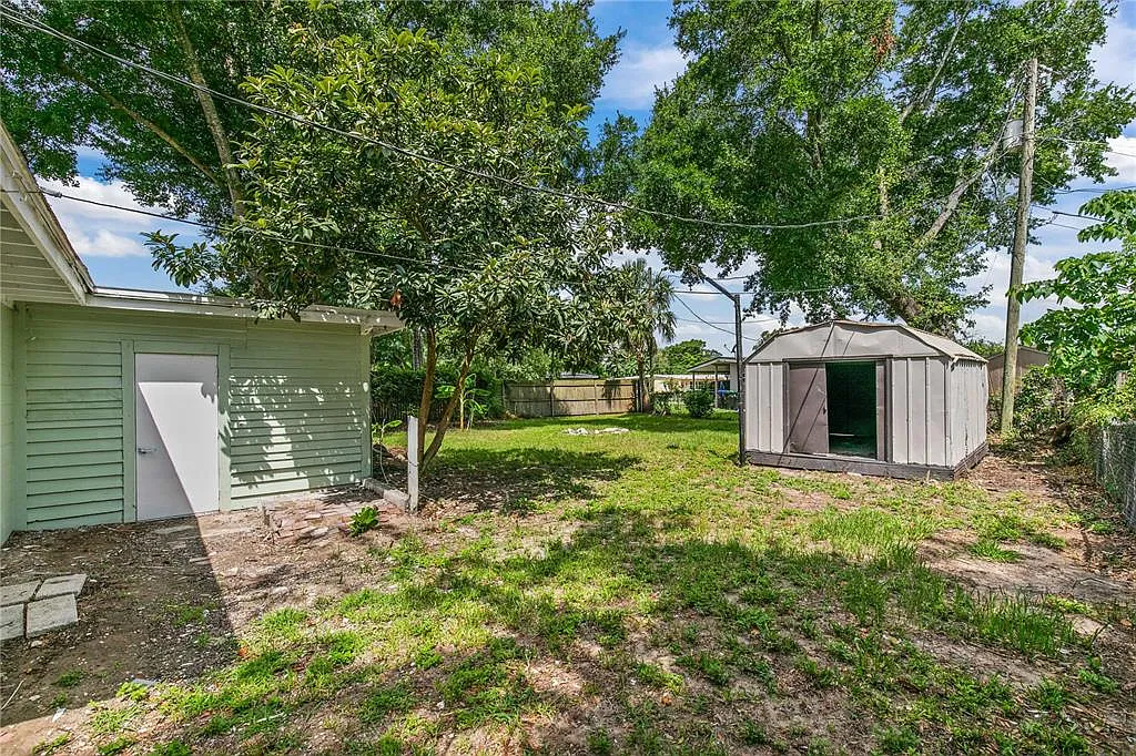 3 bed, 1.0 bath, 1189 sqft, $2,200 — Photo 4