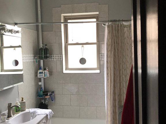 2nd image of 1124 Randolph St APT 2