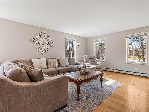 3rd image of 274 Pleasant Street