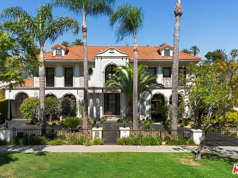 520 N Palm Dr — Photo 44