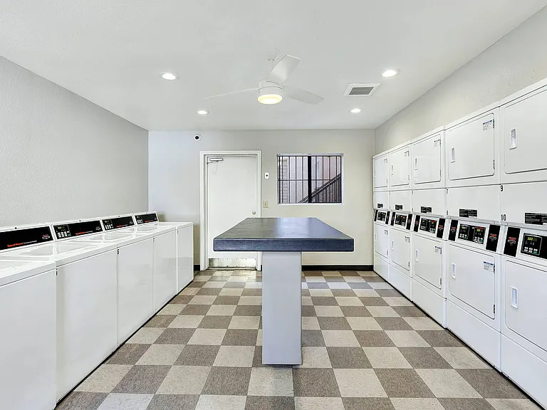 Lake Dianne Apartment Homes laundry room