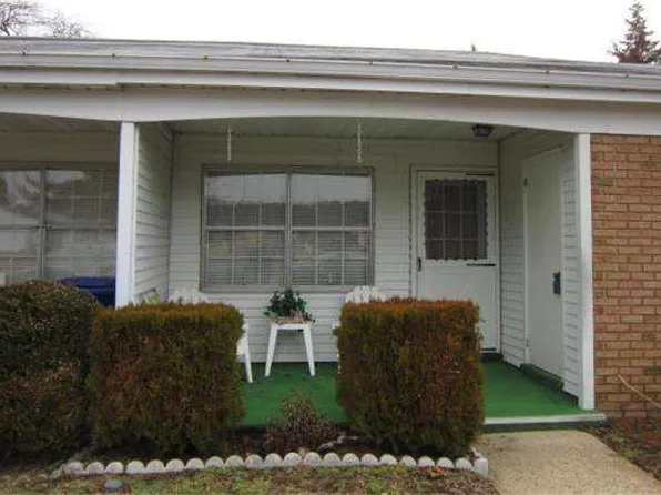 125 Huntington Dr, Southampton, NJ 08088