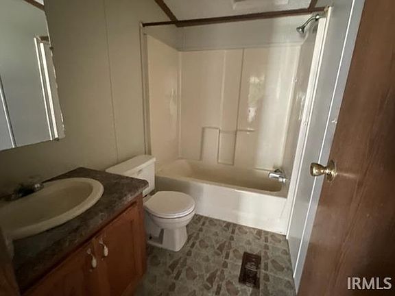 5th image of 307 E Trina Ln